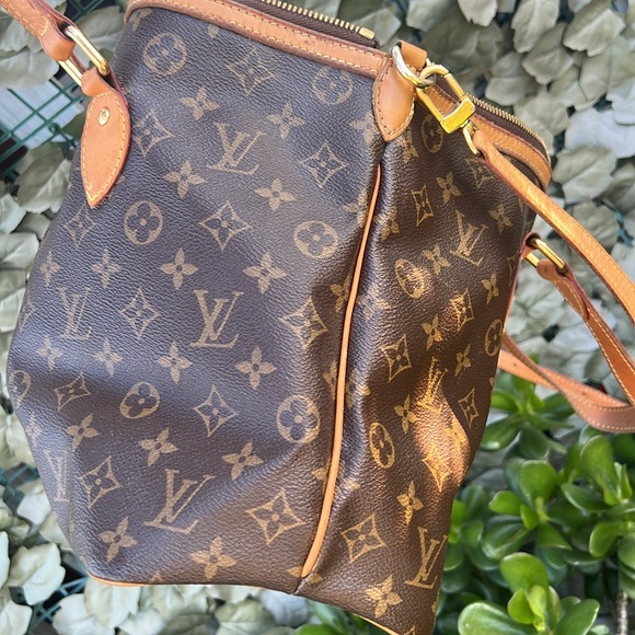 PALERMO PM  LOUIS VUITTON zipper closure - Picture 16 of 17